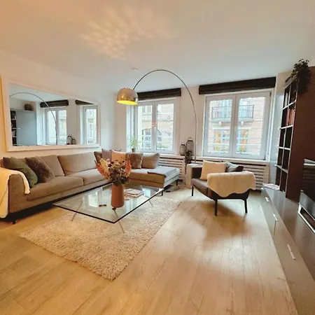 Luxe En Sfeervol Familie Duplex In Centrum Met Optie Parking!